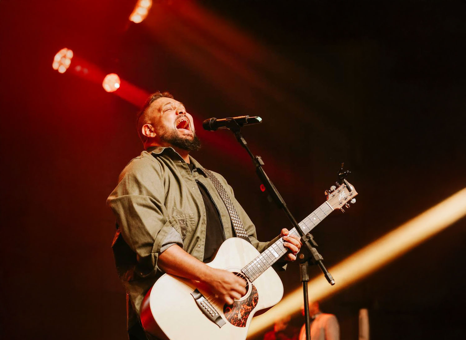 Fernandinho e Paula Faz Chover Cantor Gospel