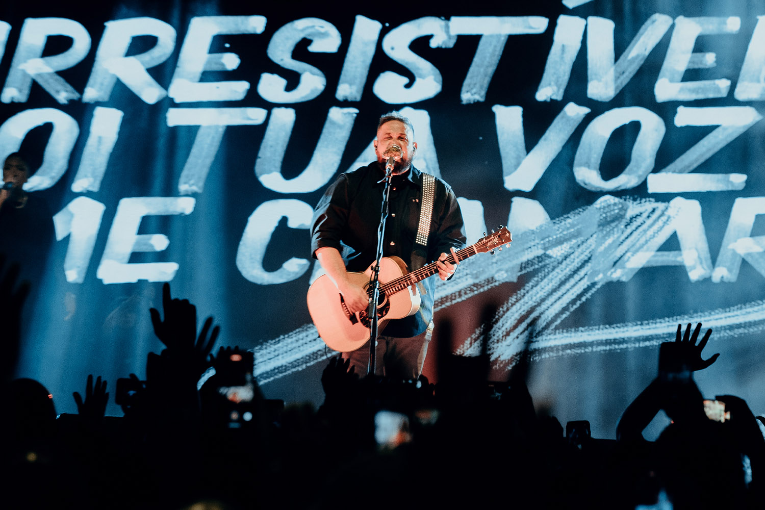 Estudos Bíblicos Fernandinho e Paula Faz Chover Cantor Gospel