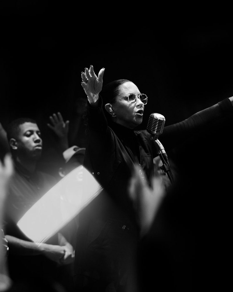 Fernandinho e Paula Faz Chover Cantor Gospel