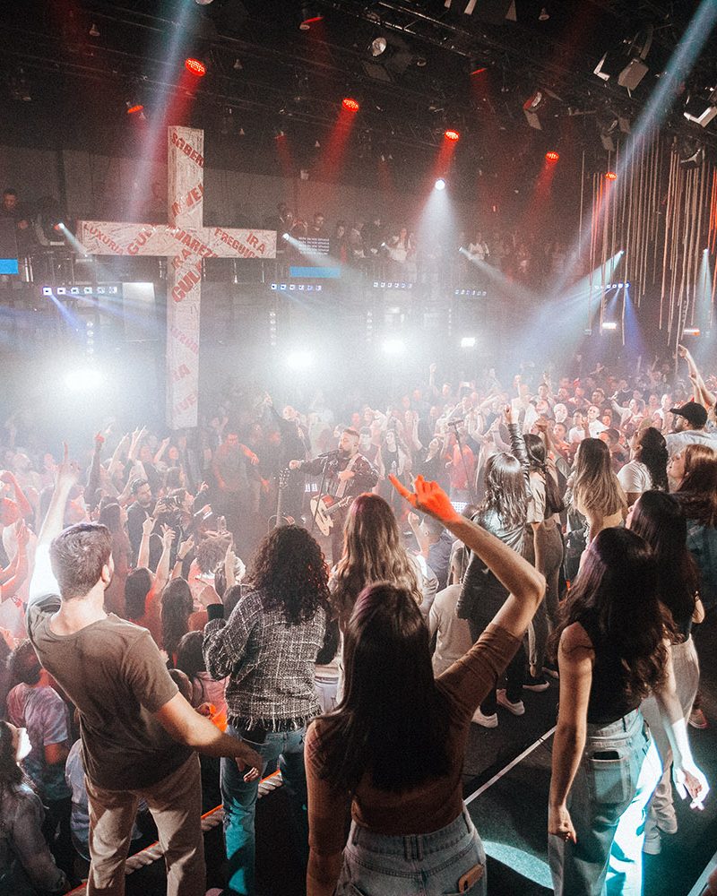 Fernandinho e Paula Faz Chover Cantor Gospel