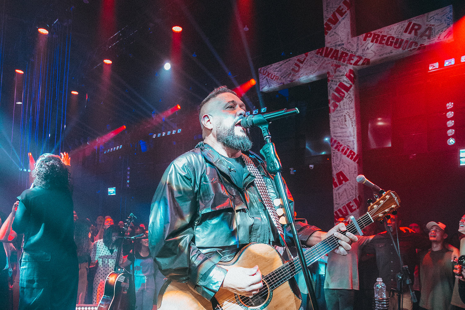 Fernandinho e Paula Faz Chover Cantor Gospel